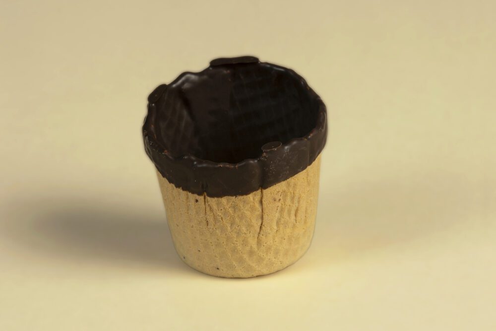 tarrina con chocolate negro interior