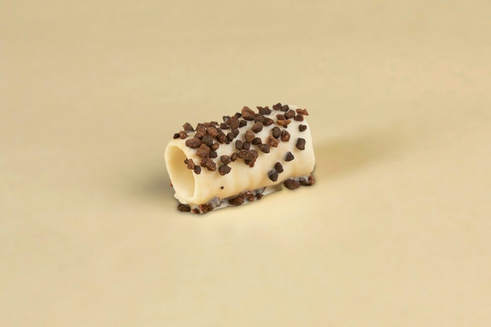 Mini caña de chocolate blanco con granillo de chocolate